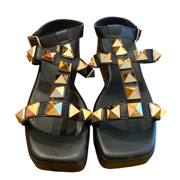 *NEW* Black Get Your Glam On Studded Sandals Size 8.5 Forever Brand - Picture 4 of 7